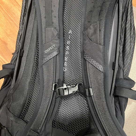 Osprey Parsec Black Men's Backpack - Picture 3 of 4